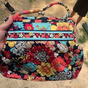Brand new Vera Bradley purse. Never used. Perfect condition.
